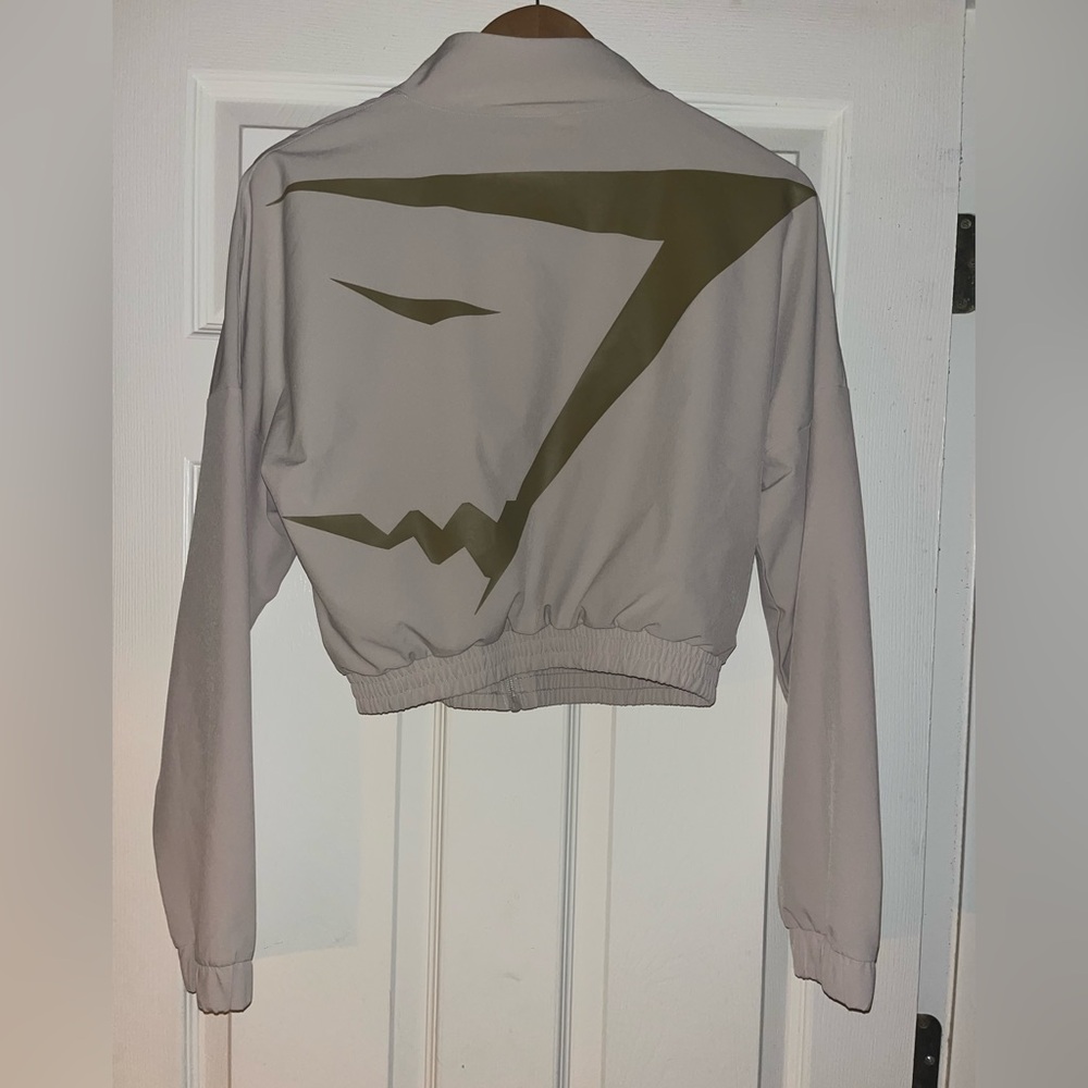 Gymshark women’s athletic bomber jacket beige gray size S